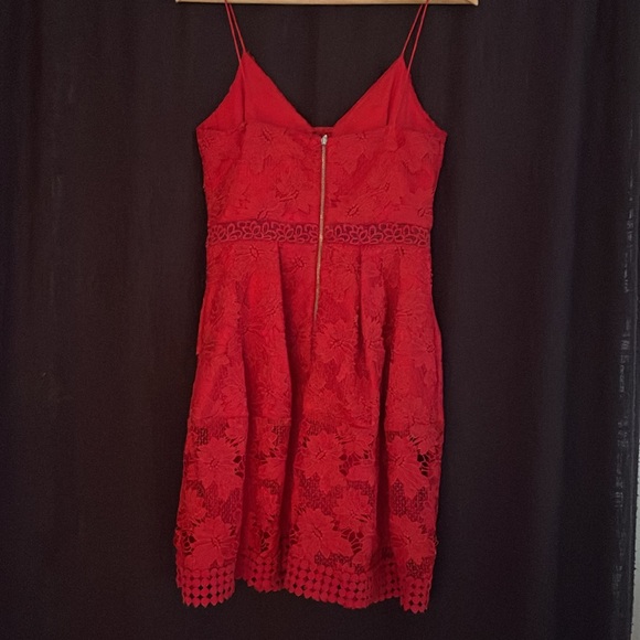 Red Floral Lace Rouleau Cocktail Dress - Nicholas brand - Picture 4 of 4